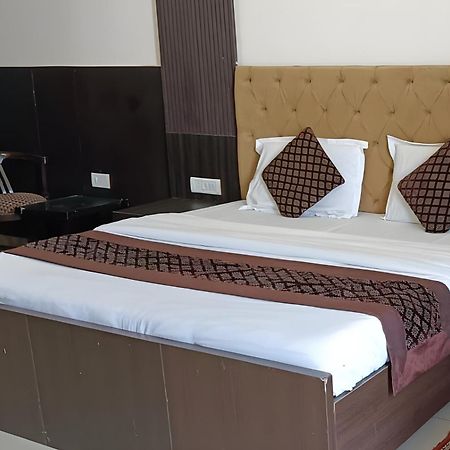 Hotel Shree Kanta Gurgaon Dış mekan fotoğraf