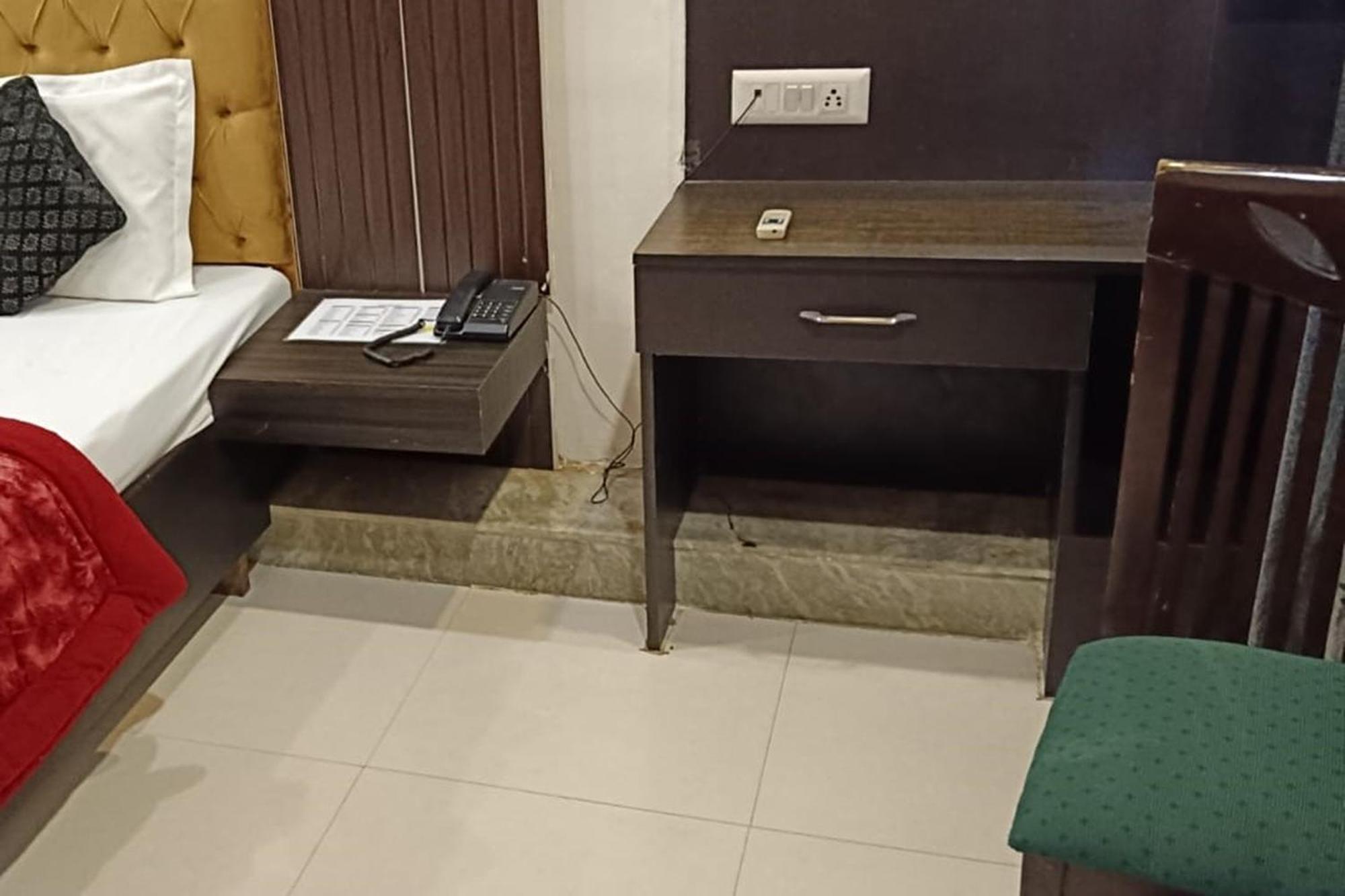 Hotel Shree Kanta Gurgaon Dış mekan fotoğraf