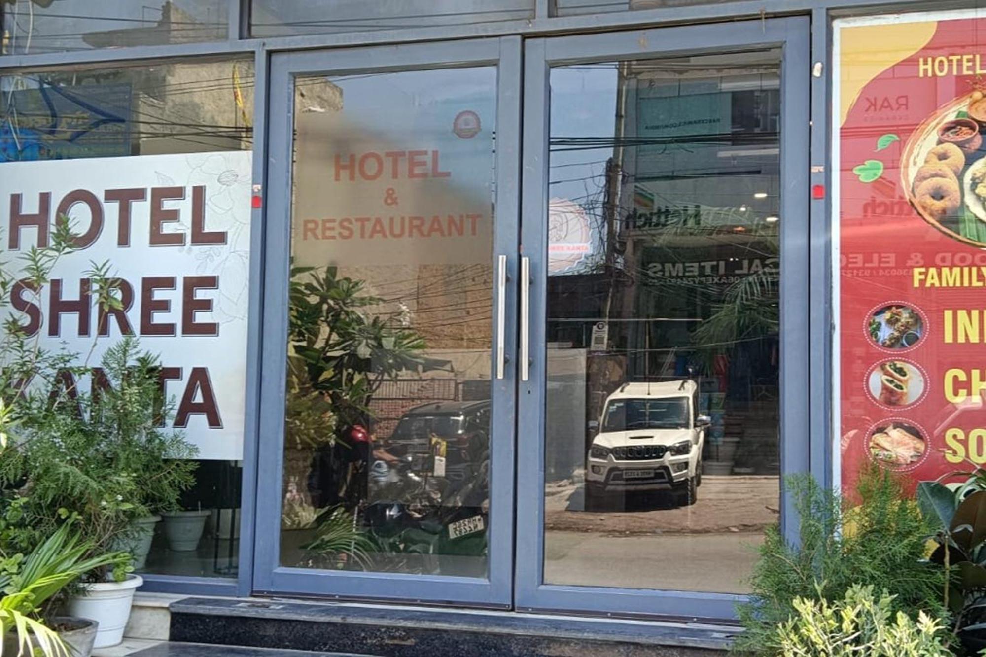 Hotel Shree Kanta Gurgaon Dış mekan fotoğraf