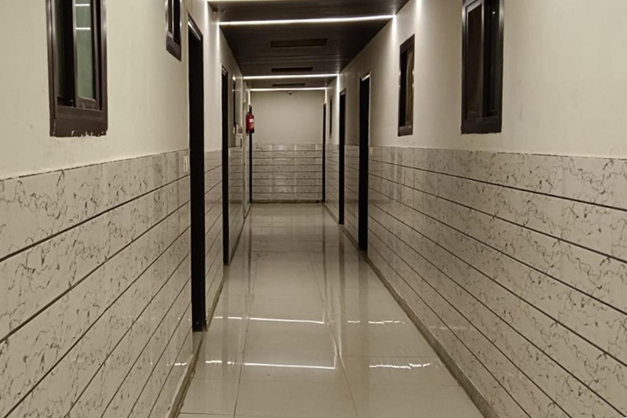 Hotel Shree Kanta Gurgaon Dış mekan fotoğraf