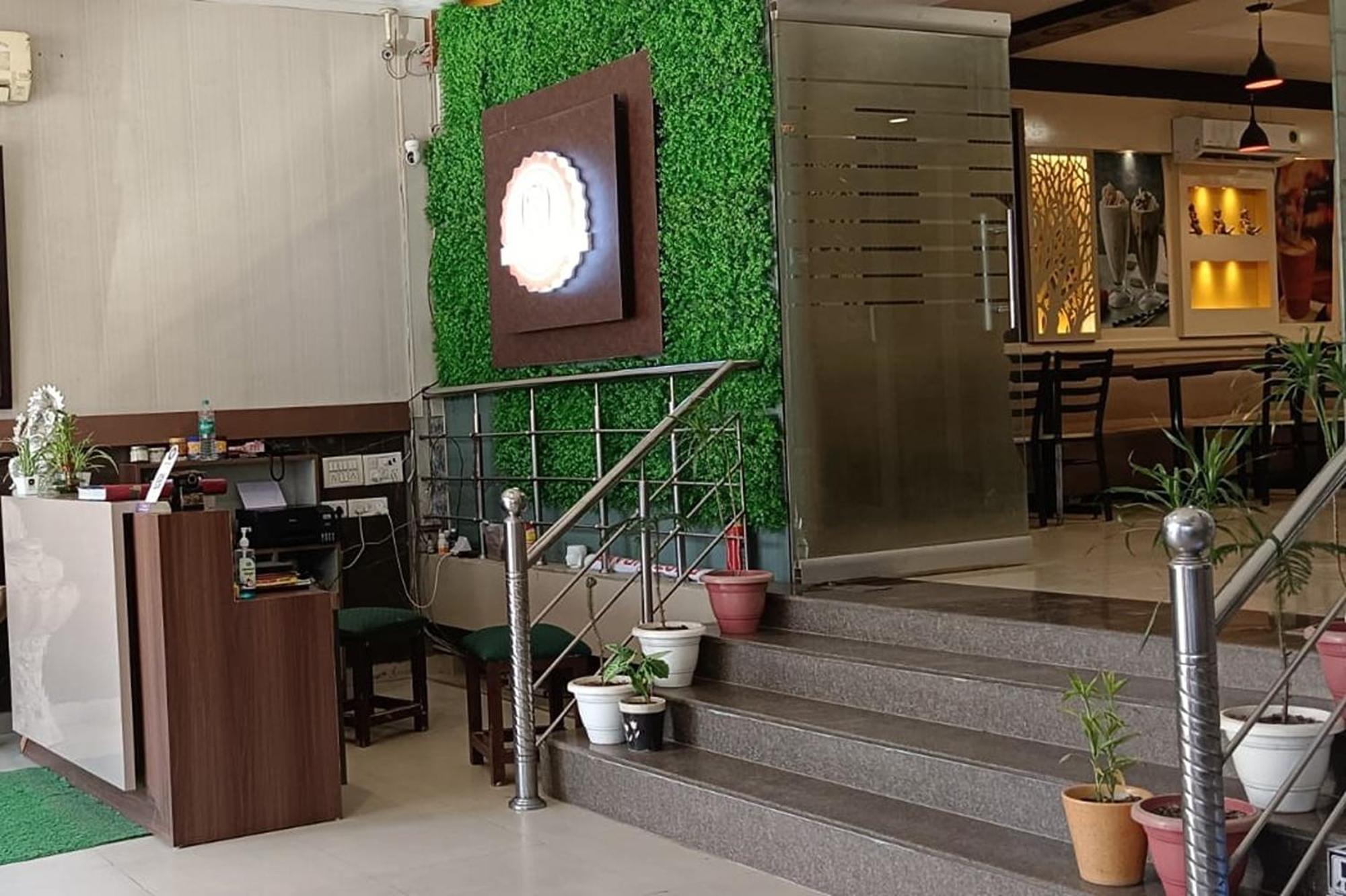 Hotel Shree Kanta Gurgaon Dış mekan fotoğraf